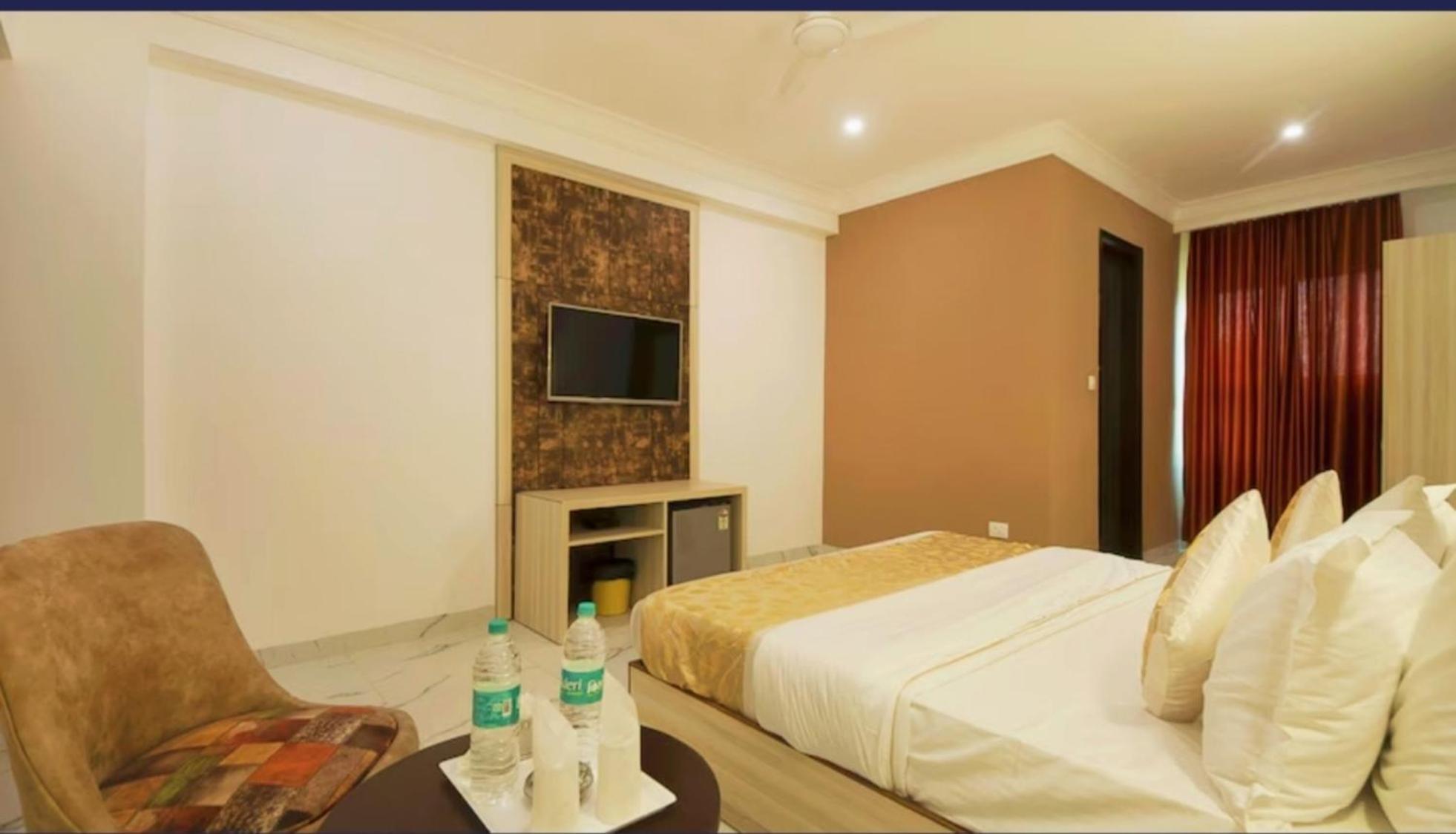 Hotel Almora Inn - Near By Delhi International Airport - With Free Airport Pickup And Drop New Delhi Exterior photo