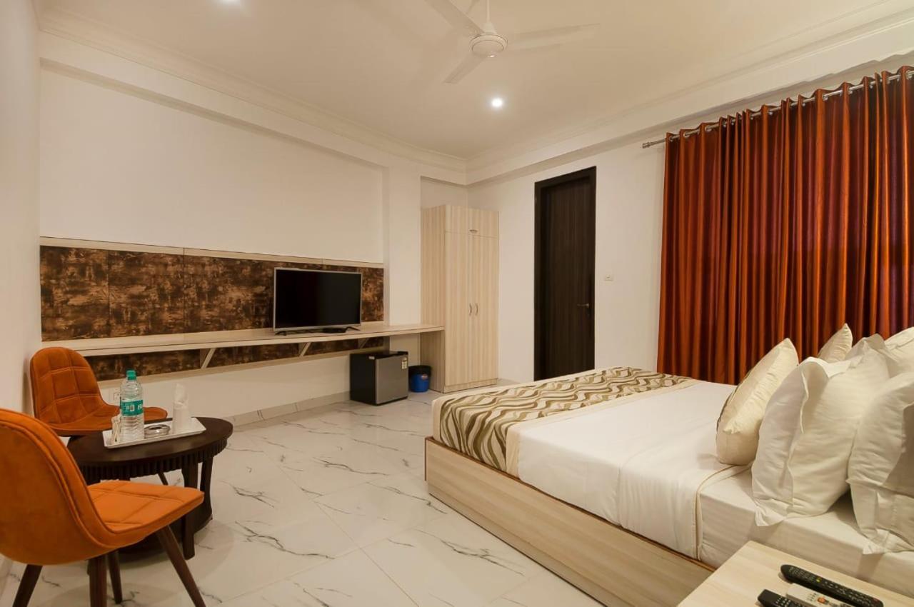 Hotel Almora Inn - Near By Delhi International Airport - With Free Airport Pickup And Drop New Delhi Exterior photo